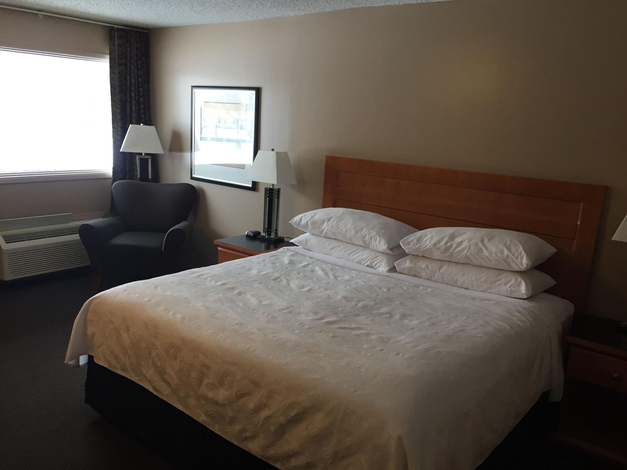 Royal Hotel ロイドミンスター エクステリア 写真