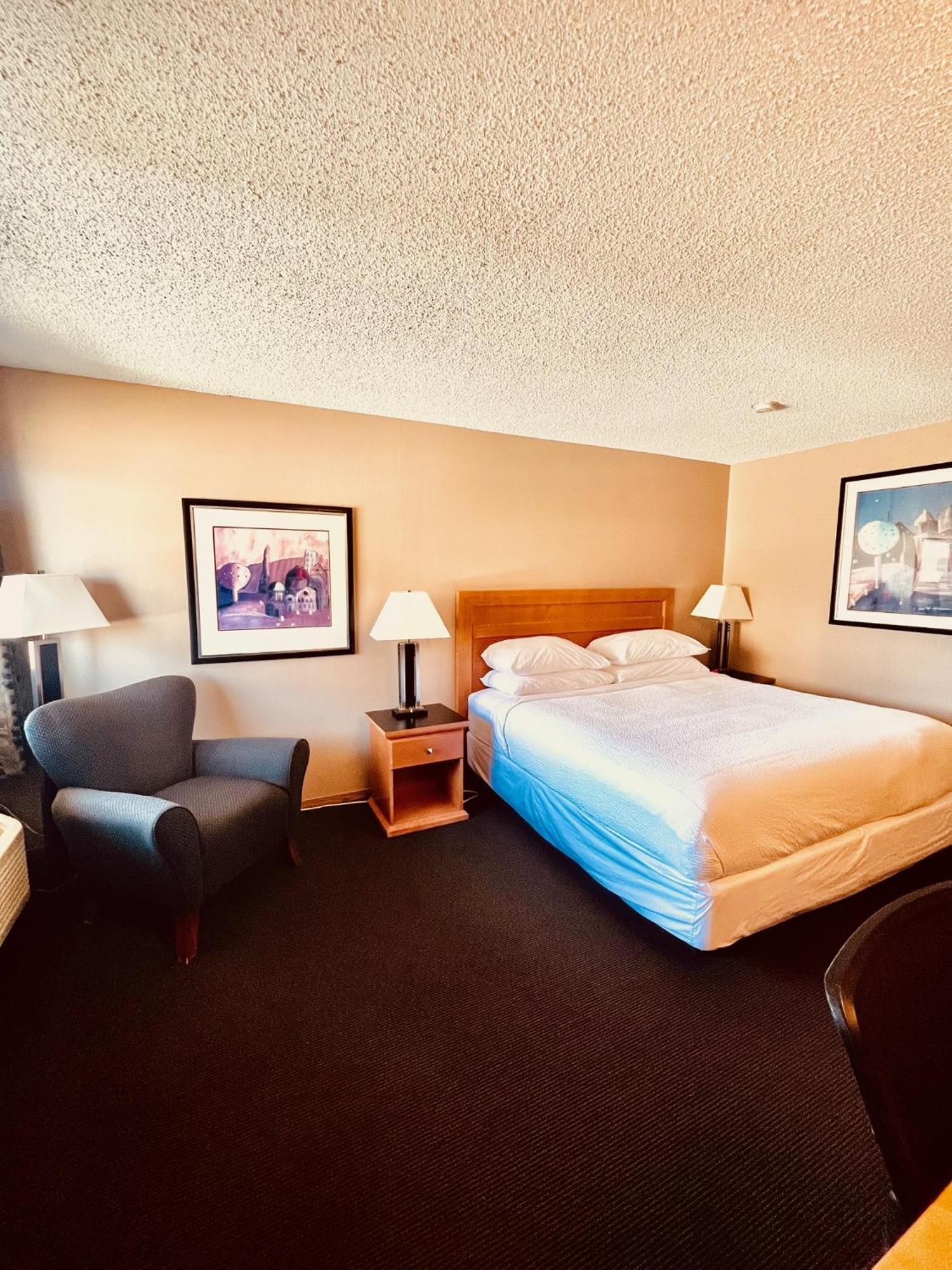 Royal Hotel ロイドミンスター エクステリア 写真